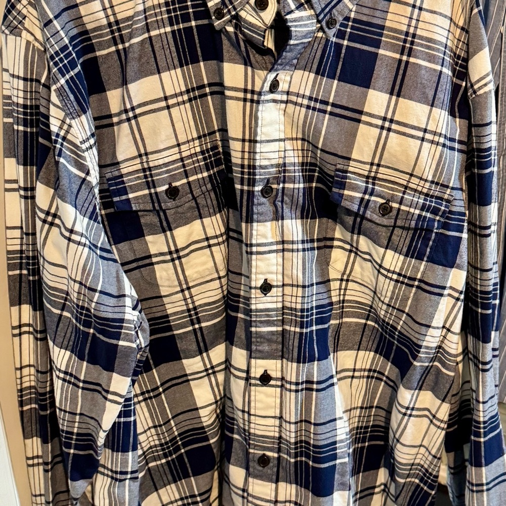 Lands’ End Men's Blue Plaid Shirt with 2 front pockets